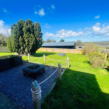 1 Bedroom Holiday Let In The Heart Of West Wales كرمرثن المظهر الخارجي الصورة